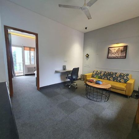 Mallenzo Suites Dlf Phase 1 구르가온 외부 사진