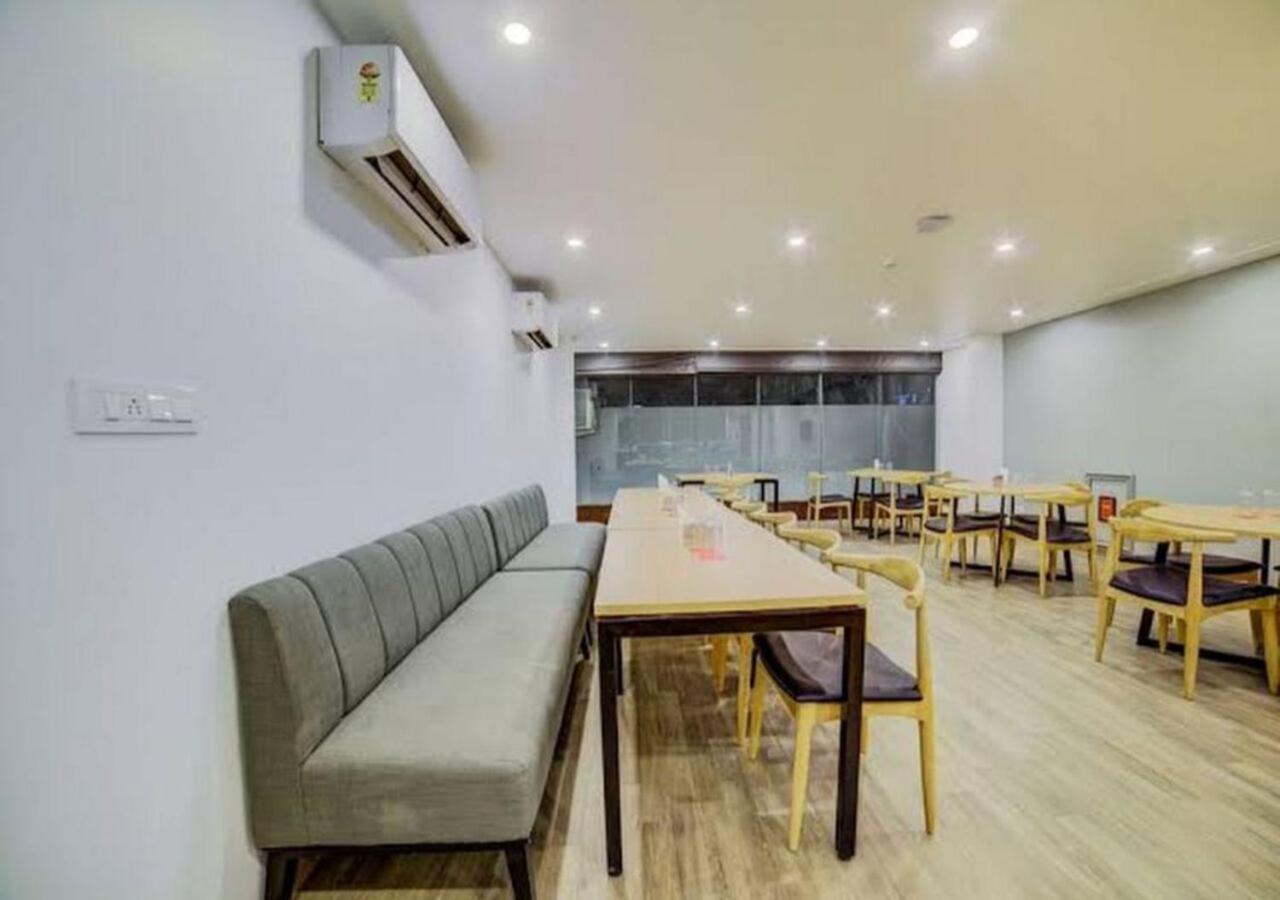 Mallenzo Suites Dlf Phase 1 구르가온 외부 사진