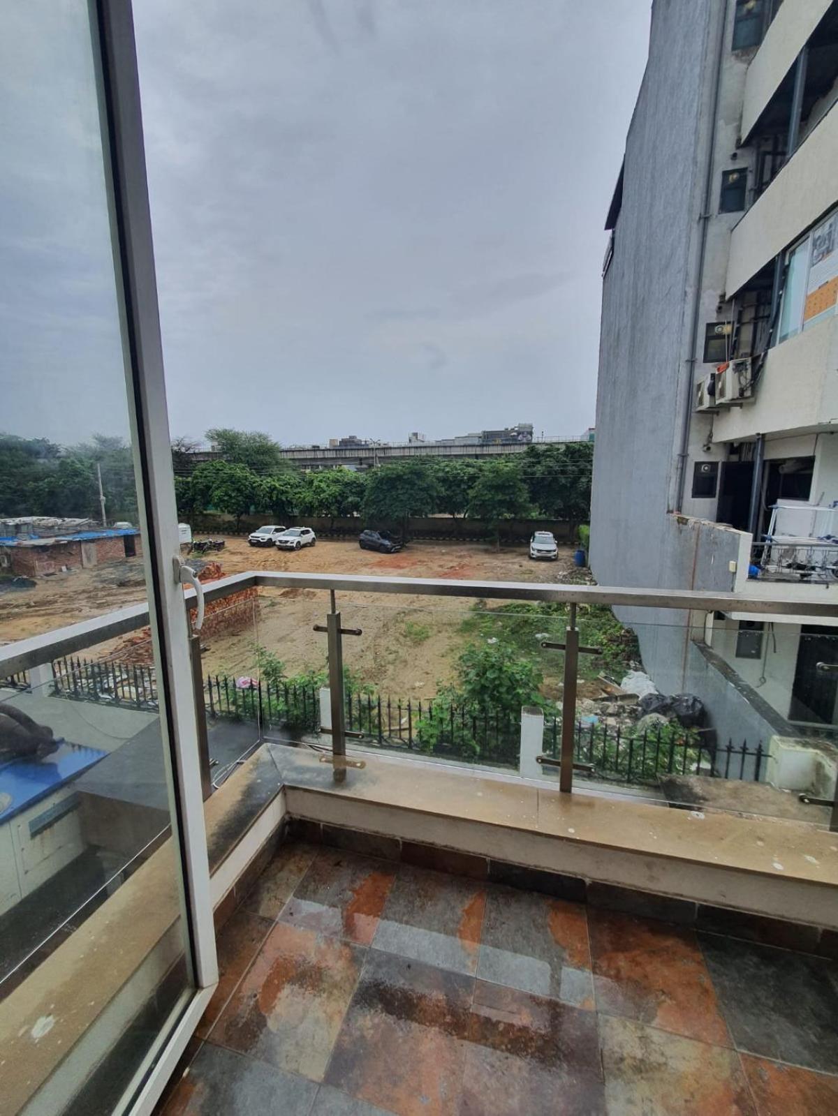 Mallenzo Suites Dlf Phase 1 구르가온 외부 사진