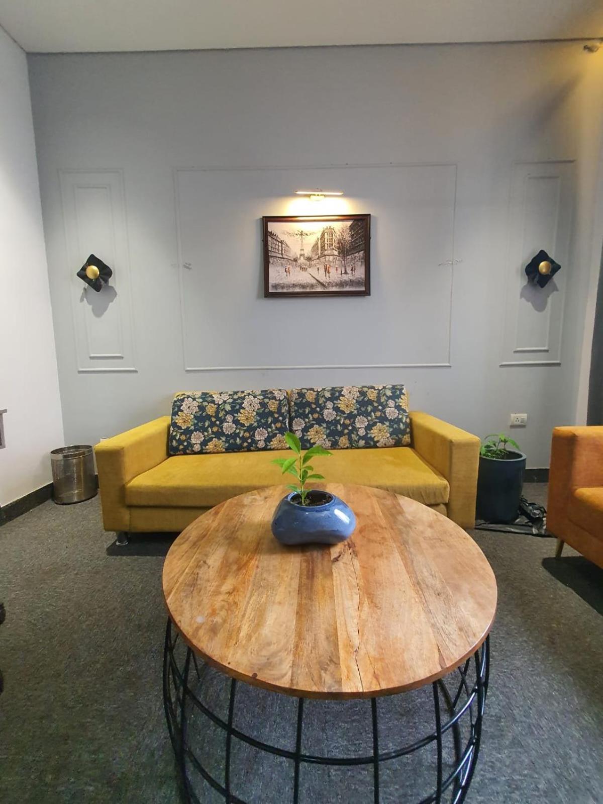 Mallenzo Suites Dlf Phase 1 구르가온 외부 사진